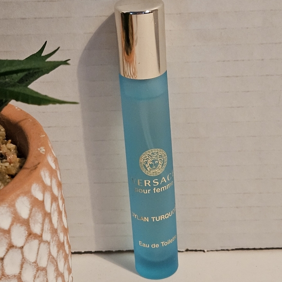 Versace Dylan Turquoise Eau de femme Travel Spray - Picture 2 of 4